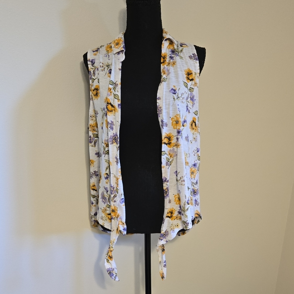 Almost Famous Floral Sleeveless Cardigan with Tie-Front